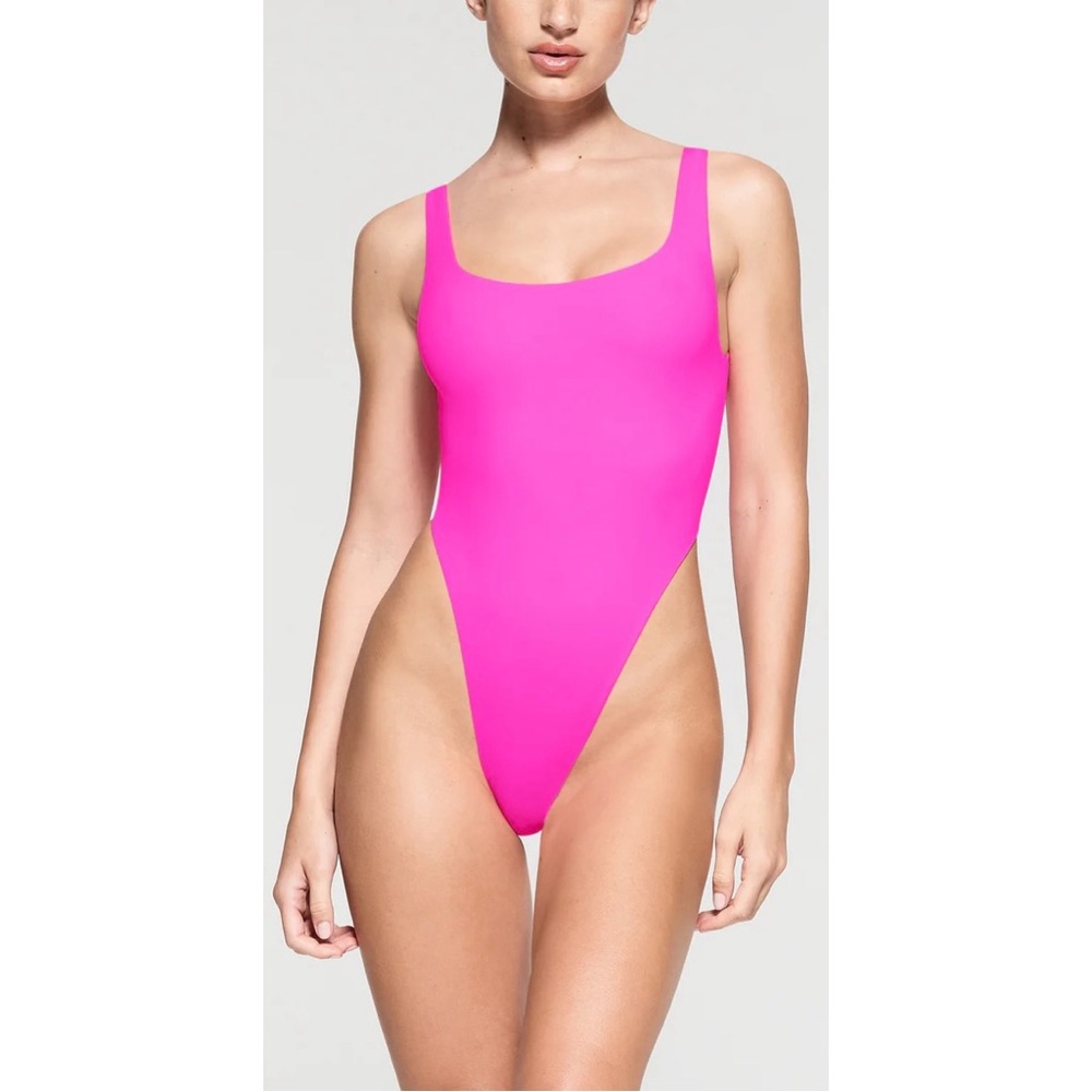 Skims Fits Everybody High Cut Bodysuit